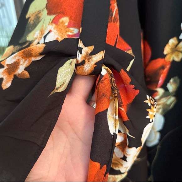 Avenue Blouse - Picture 2 of 6